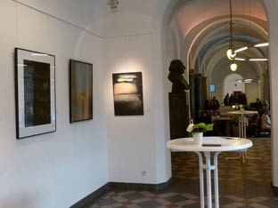 Vernissage im Foyer des Rathauses Wiesbaden